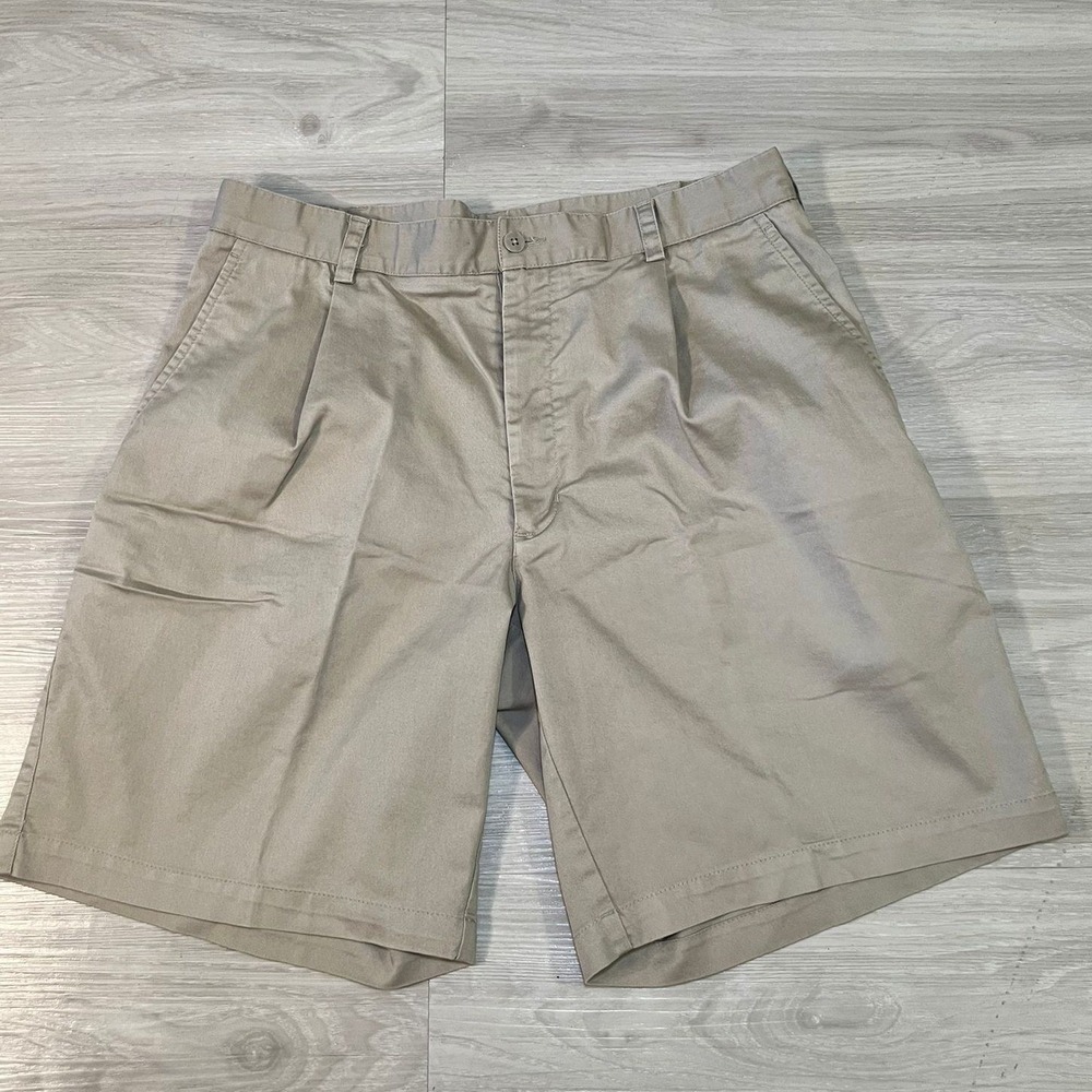 Nike Golf Shorts Mens 34 Beige Khaki Pleated Flat Front Athletic Casual